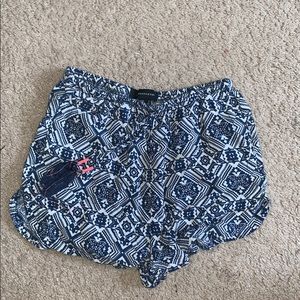 atmosphere patterned blue shorts